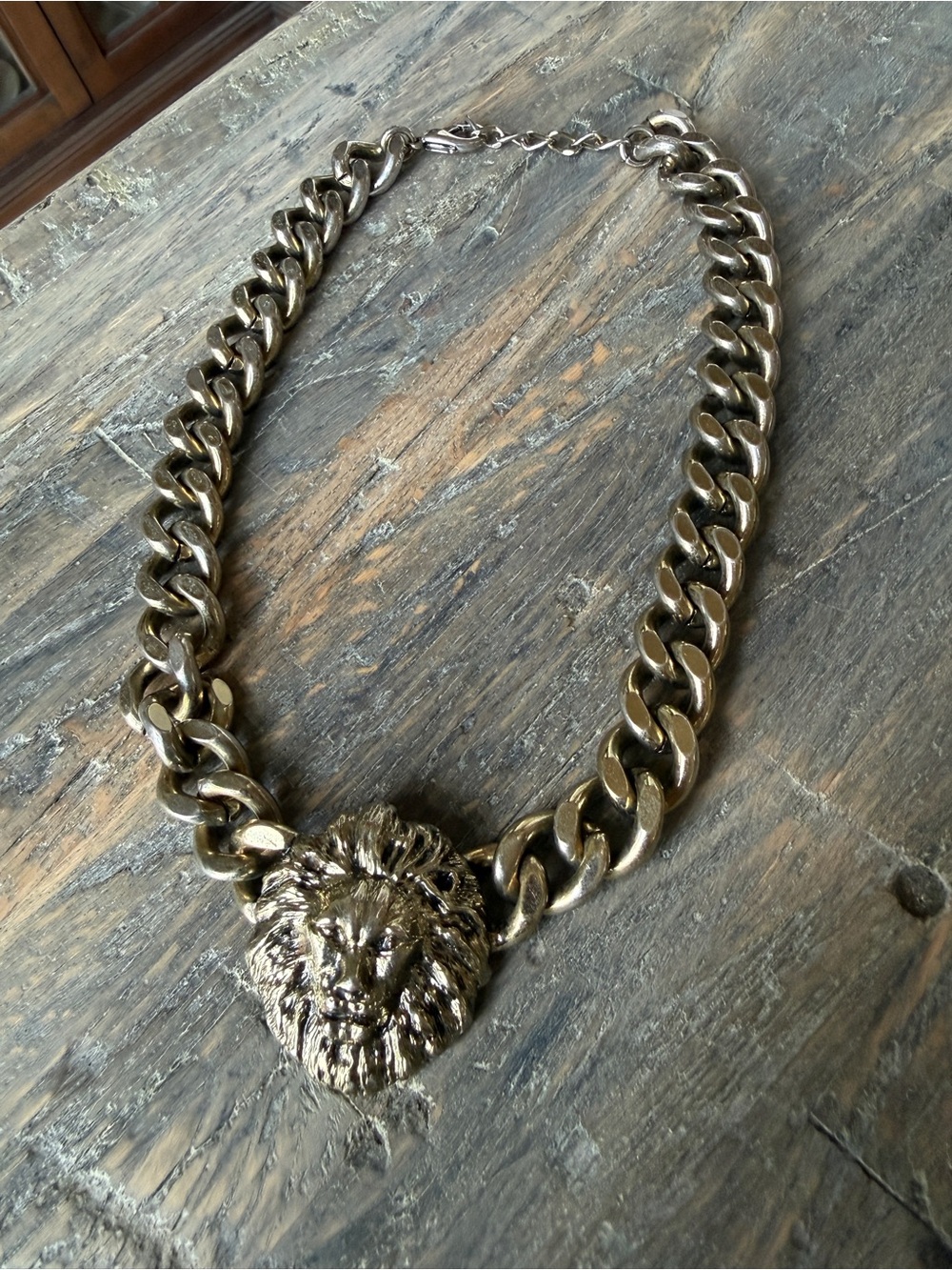 Vintage Lion Head Statement Necklace Chunky Gold Tone Curb Chain - Picture 4 of 7